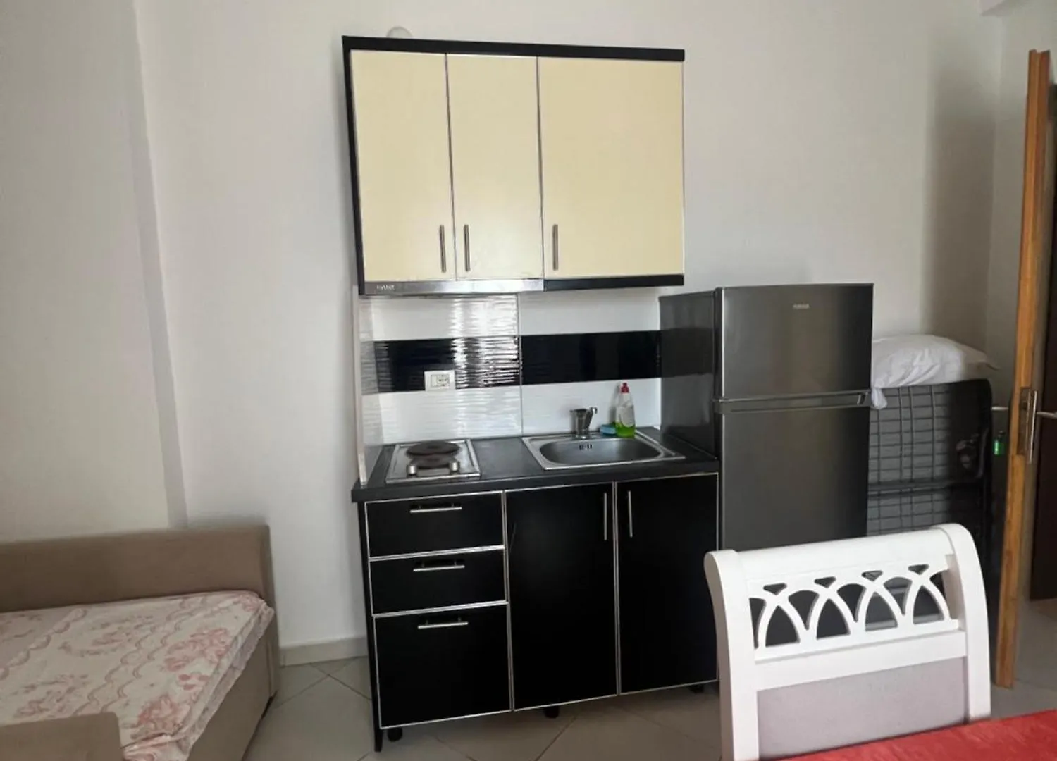 Eri Apartaments Ксамил